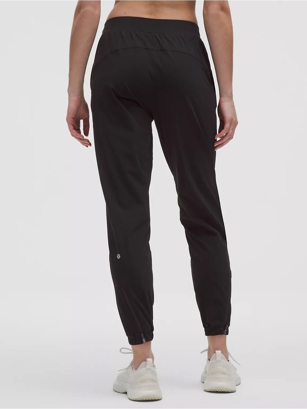 Lululemon Adapted State High-Rise Jogger pants size 4 in black 28 in inseam